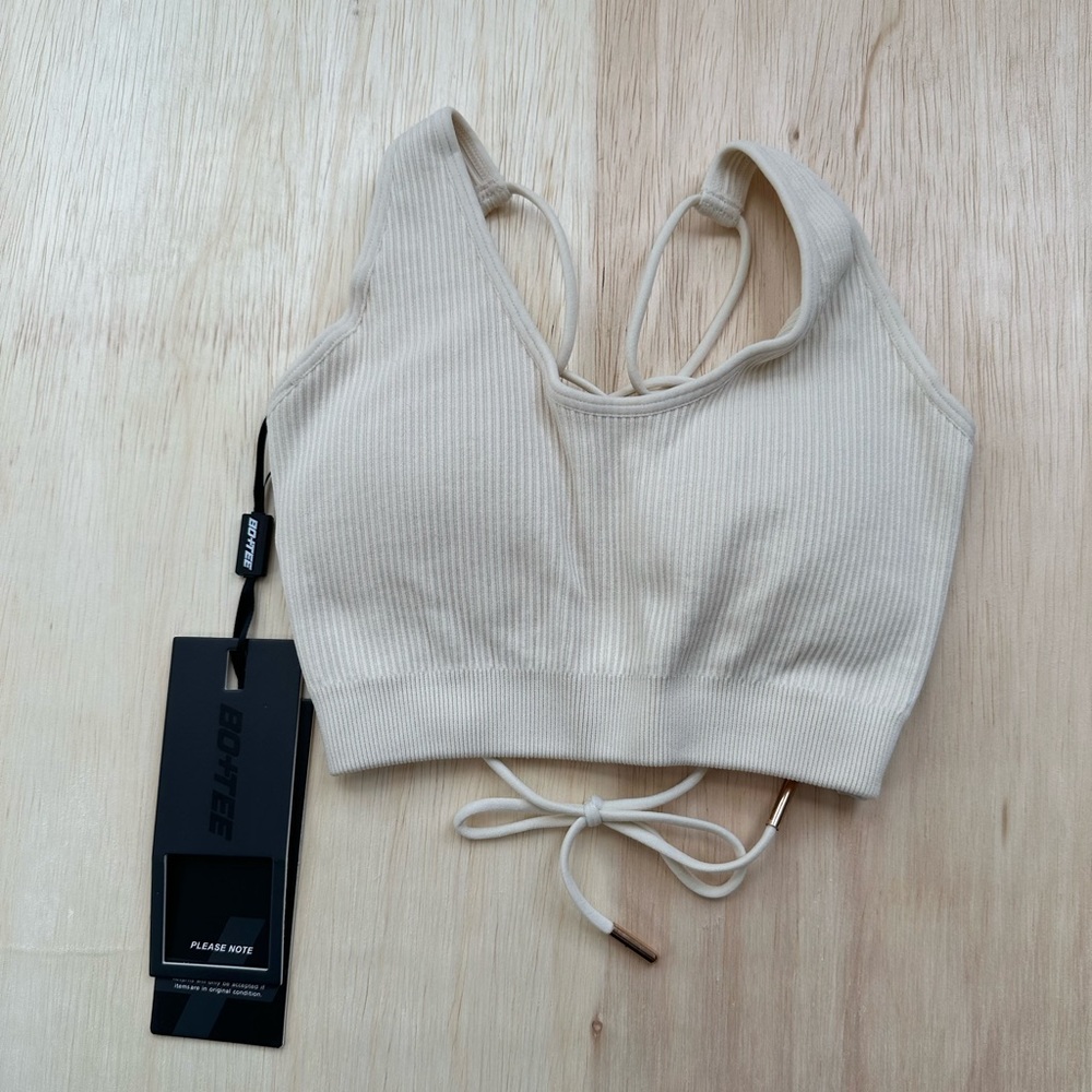 OH POLLY BO AND TEE WORK OUT TOP CRÈME SIZE XS